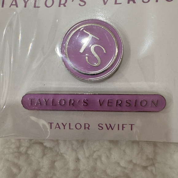 Taylor Swift Taylor's Version Pin Set - Purple - Picture 2 of 3